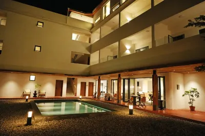 Four Seasons Hot Spring Private Soup Resort Hotel Các khách sạn ở Lô Định