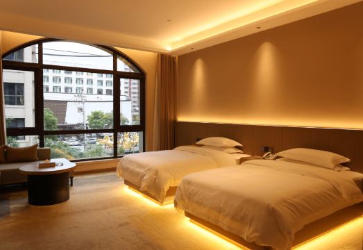 Dacheng Hotel over view