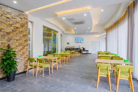 Zion Hotel Отели в г. Цзясин