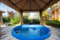 Mei Taibaishan Yijing Holiday Hot Spring Hotel - Kaplıcalı