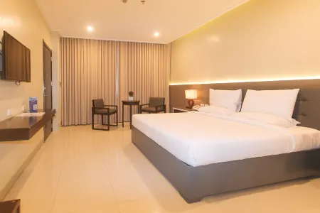 Iloilo Gateway Hotel and Suites by RedDoorz Отели в г. Cabatuan