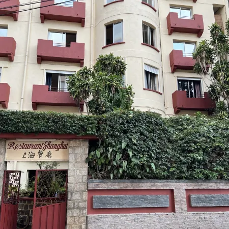 Hôtel Restaurant Shangai Отели рядом с достопримечательностью «Musee de l'Art et de l'Archeologie»