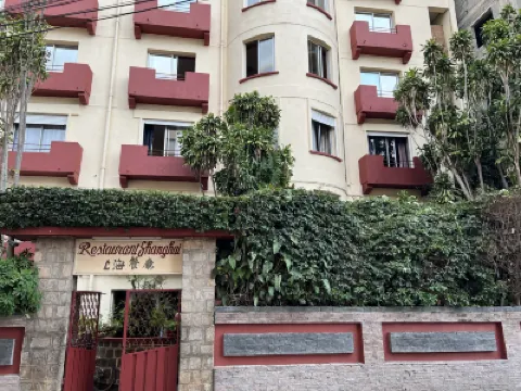 Hôtel Restaurant Shangai Hotels near Queen's Palace