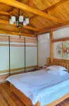 Yinhuju Leisure Hotel Hotels near Tian Ji Long Men