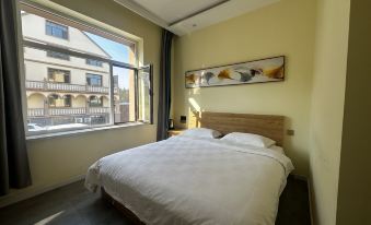 Arxan House Hotel (Huoshan Station Branch)