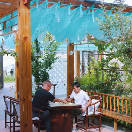 Flowers Bloom in the Western Regions homestay