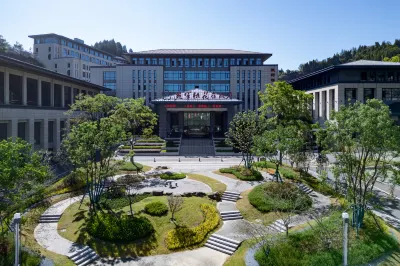 DIANJUN TAOHUALING HOTEL Hotels near Xilingxia Scenic Area