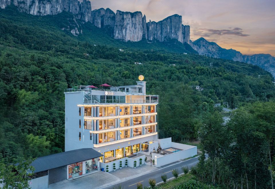 hotel overview picture