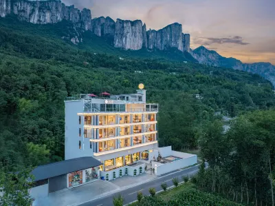 Enshi Fenglin Yunhai Homestay (Yunlong Dixie Luyuanping Branch) Hotels near Yizhuxiang Column