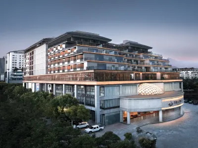 Grand Emperor Hotel