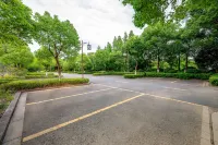 Yunhe Yebao Hotel (Shaoxing Olympic Sports Center Branch) - parking