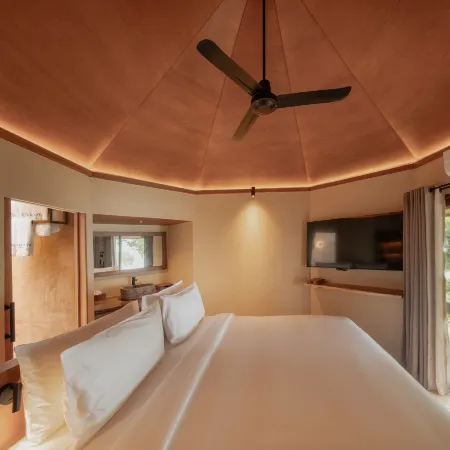 Kira Baya Koh Samed