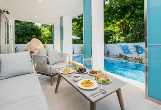 산리옷 풀빌라 침실