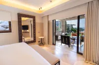 Hotel Pitrizza Hotels near VALENTINO