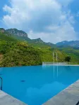 Yuntaishan Puju Lakeside Homestay - С бассейном