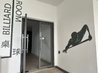 R&F Summer Suite 2B2B Walking to CIQ