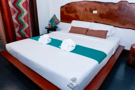 Alana Luangprabang Hotel Отели рядом с достопримечательностью «Wat Xieng Muan»