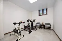 Zhongchun Yaju Hotel (Dingzhou Ancient City Wanda Plaza) Hotels in Dingzhou