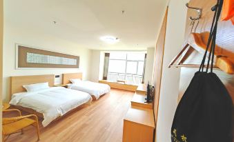 TongLinBaiYun  Hotel