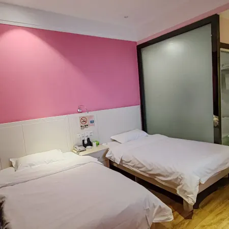 Aierma Fashion Hotel (Zhengzhou Zhongyuan Wanda City Center Hospital Subway Station) Отели рядом с достопримечательностью «22-я средняя школа в городе Чжэнчжоу»