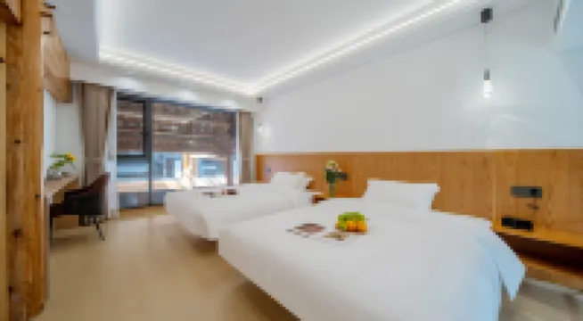 Hongtaokai Homestay (Taohua Tan Scenic Area)