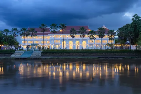 Ping Pura Riverside Resort and Spa, Chiang Mai Отели рядом с достопримечательностью «Ват Пратхат Дой Сутхеп»