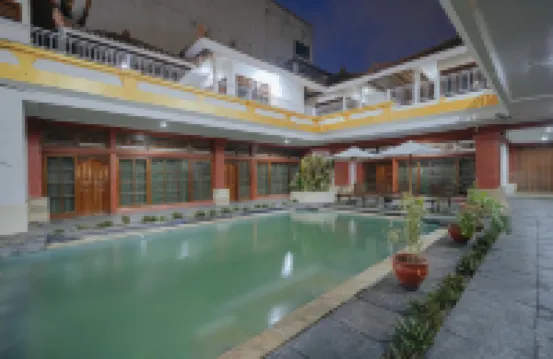 Natasya庫塔海灘飯店