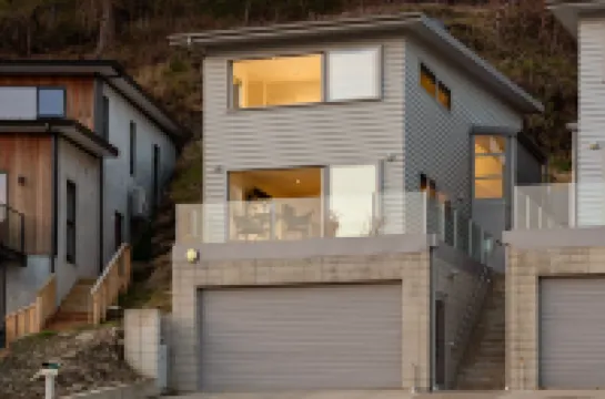 Lake Views on De La Mare Place, 3 BDR, Free Wi-Fi Hotels in 