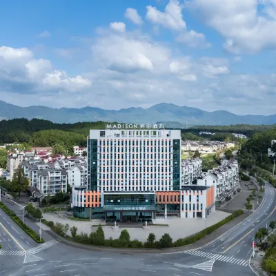 Madison Hotel Huangshan Scenic Area North Gate Hotels near Huangshanxi Railway Station