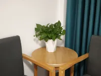 Hengdian Huayuan Hotel (Along the River During the Qingming Festival)