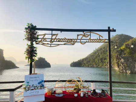 Le Journey 4 Star Ha Long Cruise