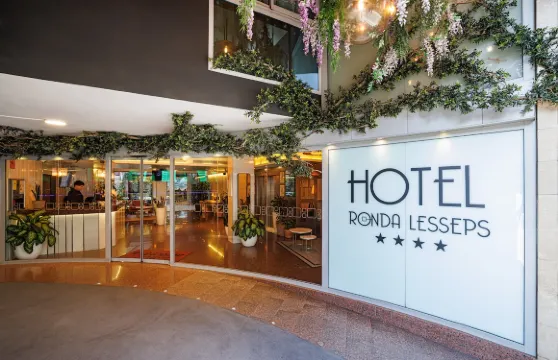 隆達雷賽布酒店