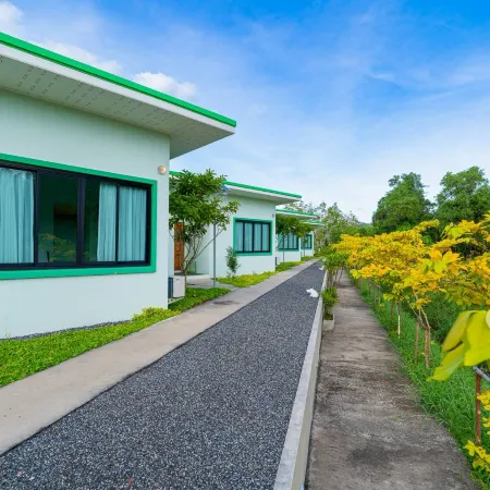 Norn D Rayong Отели рядом с достопримечательностью «Суап Сон Бич»