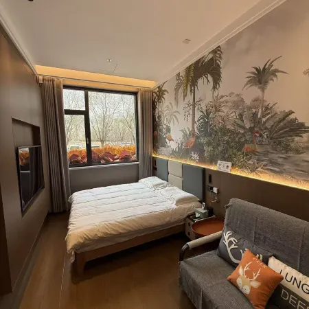 Maple View Premium Smart Hotel