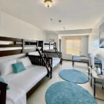 Spacious family-friendly apartment with Balcony! - Homestays