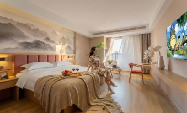 Colorful Yunnan • Petal | Sky View • Cloud Travel Hotel