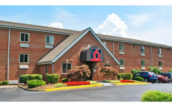 Studio 6 Extended stay - St Louis, MO - Westport/Craig Road فنادق في 