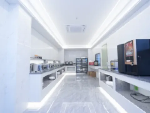 โรงแรมไลค์ มัช (สาขา เหลียนเจียง ว่านเจีย ซิตี้ พลาซ่า) โรงแรมในเหลียนเจียง