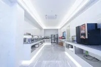 LIKE MUCH Hotel (lianjiang Wanjia City Plaza store) - parking