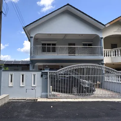Seremban Spacious Family Stay-BBQ-Billiard-Karaoke- 4R3B (11-18 pax) Отели рядом с достопримечательностью «Аттракцион Escape Room»