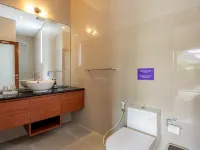 Cove Riendu Guesthouse Hotels near Berawa