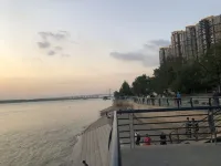 Hezhong Guanjing Hotel - parking