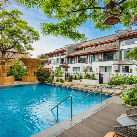 Huaxiang Siji Manyang Private Hot‑Spring Hotel (Kunming, Guandu Ancient Town & Yunnan Prov. Museum)