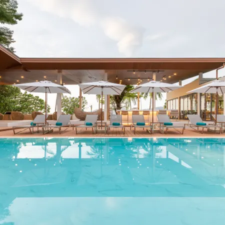 LIV Hotel Phuket Patong Beachfront Отели рядом с достопримечательностью «Пляж Мерлин»
