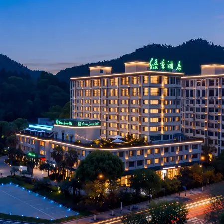 Green  season  hotel