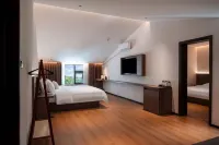 Qianshan·guiyue Smarthomestay(JiuzhaiQianguqingBranch)
