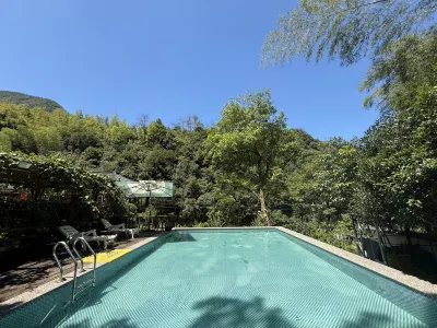 Tonglu Baiyun Mountain Homestay Hotels in Bai Yunyuan Resort