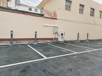 Home Inn Selected (Gannan Hezuo Minzu Normal University Branch) - parking
