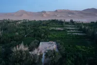 Dunhuang Spring Mud Art Museum Resort Hotel - Bjergudsigt