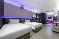 Jing'e | Tencent TiMi E-Sports (Beijing Yizhuang Wanyuan Street) - E-sport